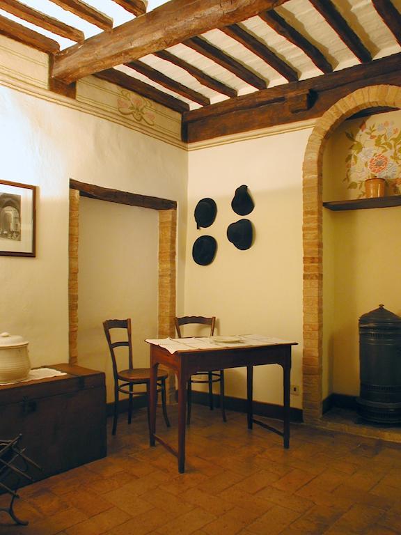 Albergo Il Giglio Montalcino Exterior foto