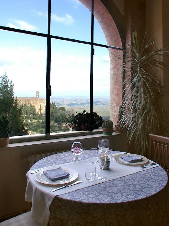 Albergo Il Giglio Montalcino Exterior foto